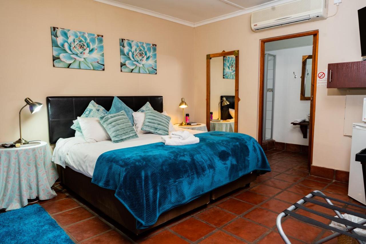 Riverbank Lodge Upington Exterior photo